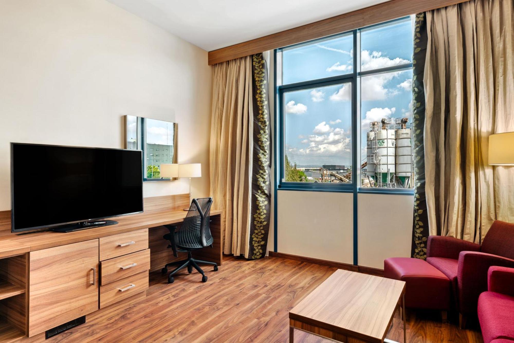 One-Bedroom King Suite,1758359548:JPEG